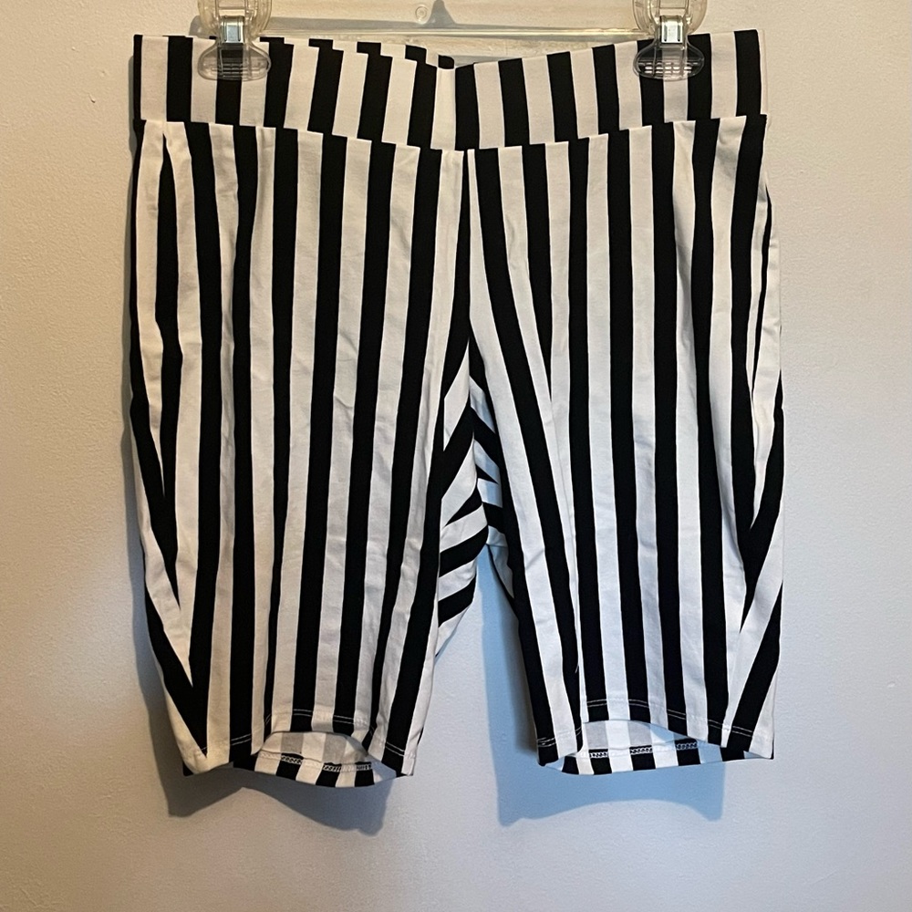 Torrid Black and White Striped Bike Shorts NWOT